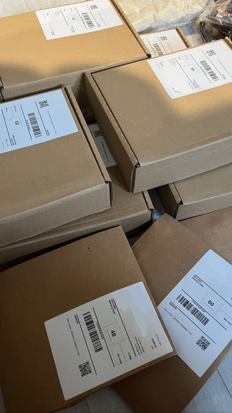 Package Delivery Aesthetic, Shipping Orders Aesthetic, Aesthetic Business Packaging, Online Store Aesthetic, Business Packaging Aesthetic, Packing Orders Aesthetic, Popcorn Branding, Parcel Aesthetic, Boxes Aesthetic