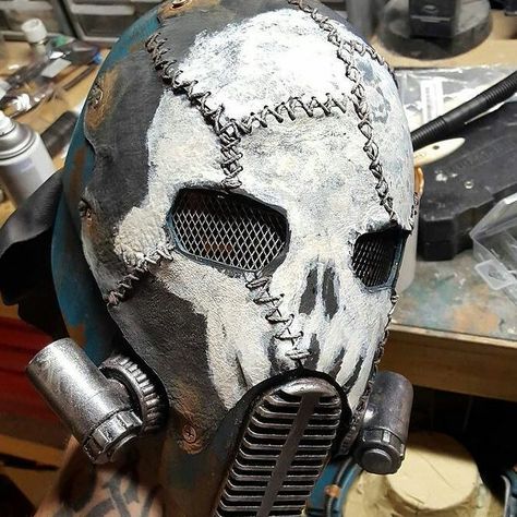 #mask #masks #art #cinema #hollywood #handcrafted #icmcm #interiordesign #face Apocalypse Armor, Wasteland Warrior, Post Apocalyptic Costume, Art Cinema, Apocalyptic Clothing, Mascaras Halloween, Steampunk Mask, Post Apo, Post Apocalyptic Fashion