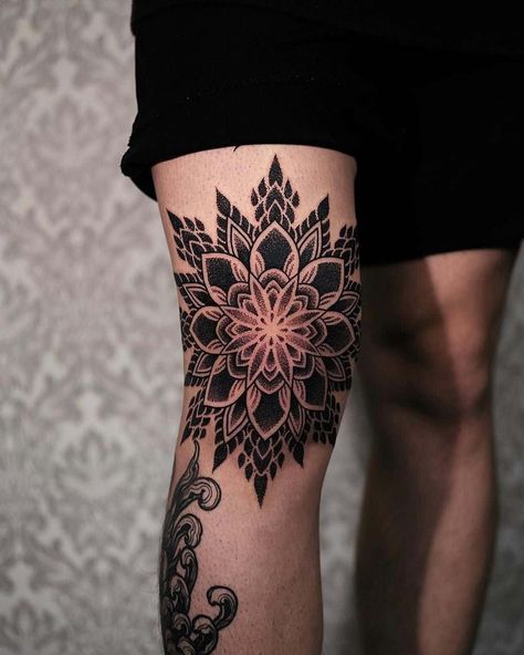 Mandala Tattoo Neck, Geometric Tattoo Leg, Tato Mandala, Geometric Mandala Tattoo, Mandala Tattoos, Muster Tattoos, Elbow Tattoos, Skeleton Hand Tattoo, Leg Tattoo Men