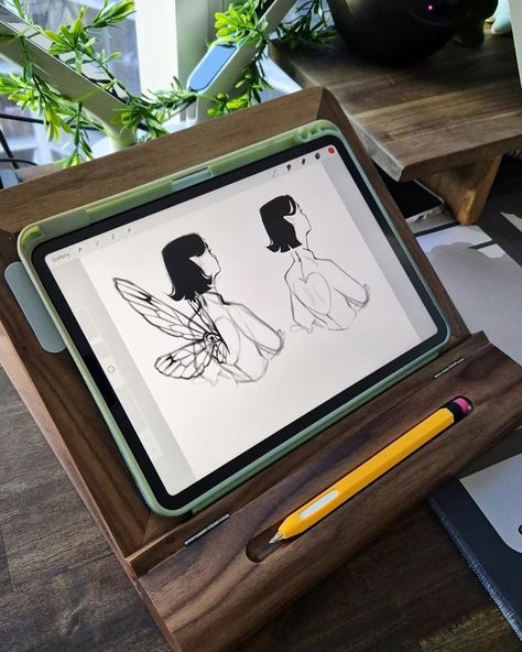 Diy Ipad Cover, Ipad Digital Art, Ipad Desk, Drawing On Ipad, Sketch Dump, Ipad Stand, Hairdos For Curly Hair, Ipad Art, My Desk