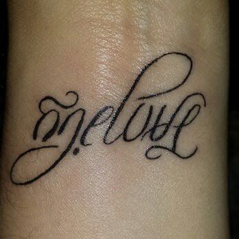 Look at it upside down. Upside Down Words Tattoo, Upside Down Tattoo Ideas, Upside Down Tattoos Words, Christmas Family Quotes, Tattoos Words, Quotes Thanksgiving, Funny Christmas Wishes, Family Christmas Quotes, Ambigram Tattoo