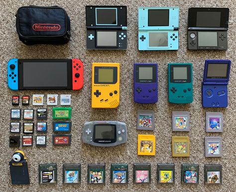 Nintendo Handheld, 2560x1440 Wallpaper, Retro Gadgets, Nintendo Gameboy, Gamer Boy, Ds Games, Classic Video Games, Nintendo Switch Games, Cute Games