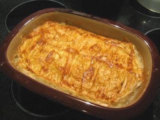 Easy Chicken Pot Pie in the Deep Covered Baker Deep Dish Baker Recipes, Stoneware Recipes, Deep Covered Baker Recipes, Pampered Chef Deep Covered Baker, Covered Baker Recipes, Rockcrok Recipes, Roaster Recipes, Rock Crock Recipes, Pudding Trifle