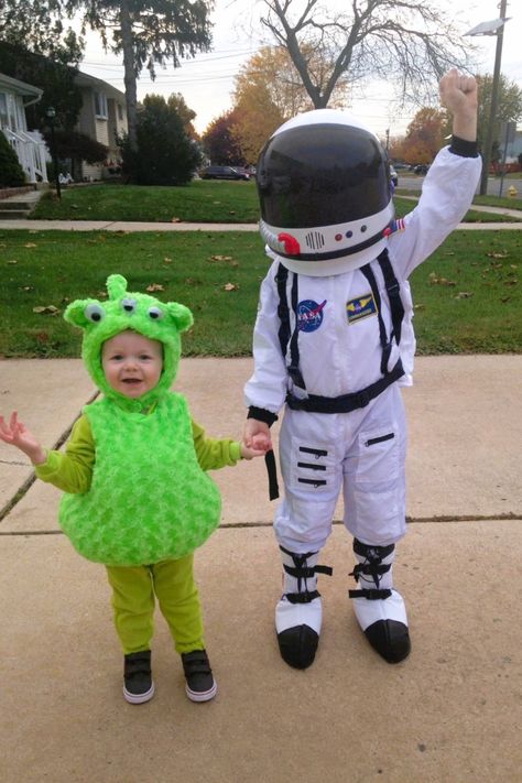 Astronaut and Alien Halloween Costumes for Kids Baby Alien Costume, Alien Costume Kids, Kids Alien Costume, Alien Halloween Costumes, Space Party Costumes, Sibling Costumes, Space Alien Costume, Martian Costume, Astronaut And Alien