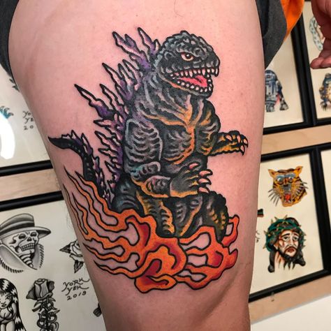 Japanese Godzilla Tattoo, Traditional Godzilla Tattoo, Godzilla Tattoo Ideas, Godzilla Reference, Godzilla Tattoo, Torso Tattoos, Dinosaur Tattoos, Horror Punk, Traditional Tattoo Sleeve