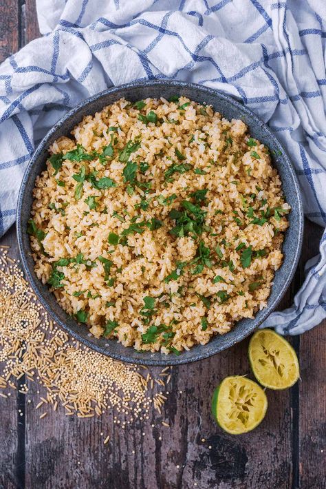 Brown Rice and Quinoa is a wholesome and delicious side dish that combines the nutty flavor of brown rice with the protein packed and slightly crunchy texture of quinoa. This quinoa brown rice recipe is a perfect blend of these two nutritious grains, creating a versatile side dish that can be served in so many ways. Packed with protein, fiber, and essential nutrients, this recipe is not only delicious but also really healthy. Quinoa And Brown Rice Recipes, Brown Rice And Quinoa, Quinoa And Brown Rice Bowls, Brown Rice And Quinoa Recipe, Whole Grain Brown Rice Recipes, Seeds Of Change Quinoa Brown Rice, Brown Rice Recipes, Quinoa Recipes, Healthy Chicken Recipes