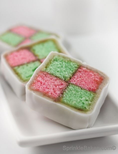 Battenburg cake is perfect for serving at a tea party. Great recipe/tutorial here. English Recipes, Kek Lapis, Almond Flavor, Piece Of Cake, Easter Dessert, Easter Cakes, Cake Frosting, Tea Cakes, Easter Treats