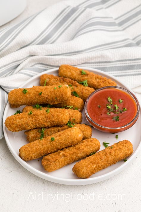 Frozen Mozzarella Sticks, Best Frozen Meals, Fast Dinner Recipes, Mozzarella Sticks, Yummy Comfort Food, Air Frying, Dryer Sheets, Easy Appetizer Recipes, Fried Food