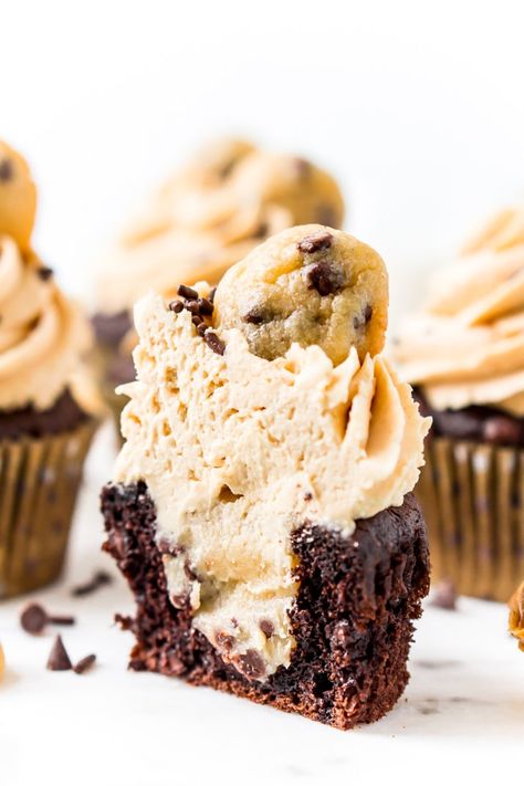 Cookie Dough Stuffed Cupcakes with Peanut Butter Frosting Chocolate Cookie Dough Cupcakes, Cookie Dough Stuffed Cupcakes, Cookie Dough Cupcakes Recipe, Cupcakes Stuffed, Cupcakes With Peanut Butter Frosting, Stuffed Cupcakes, Moist Chocolate Cupcakes, Cookie Dough Cupcakes, Cookie Dough Frosting