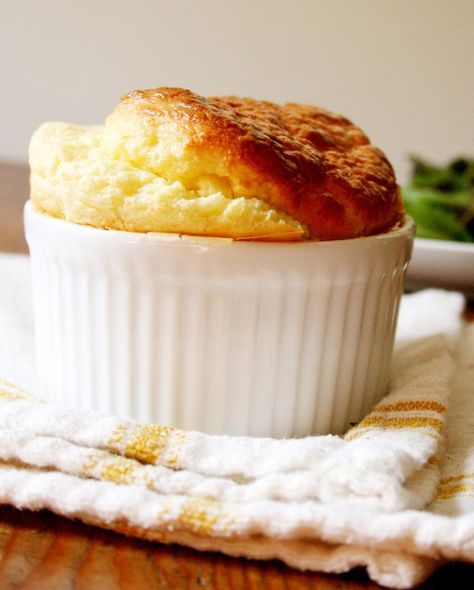 Cheese Souffle Recipes, Cheese Soufflé, Salty Recipes, Comte Cheese, Cheese Souffle, Souffle Recipes, Best Comfort Food, Food Blogs, French Food