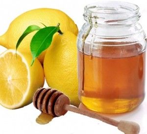 Ditch the Commercial Sports Drinks and Artificial Protein Bars – Try Economical, Nourishing and Handmade Varieties Instead Juice For Sore Throat, Natural Wart Remedies, Honey And Lemon Drink, Drinking Warm Lemon Water, For Sore Throat, Lemon Diet, Warm Lemon Water, Homemade Remedies, Sports Drink