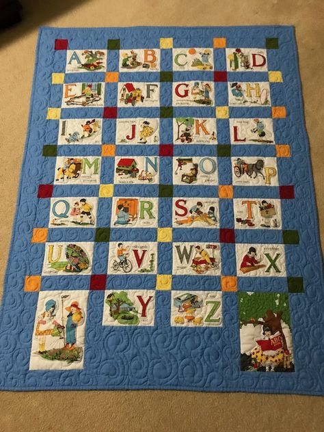 Abc Panel Quilt, Alphabet Quilts Ideas, Abc Quilts Ideas, Baby Quilt Panels, Crochet Patchwork Blanket, Baby Quilts To Make, Vintage Baby Quilt, Baby Crib Quilt, Alphabet Quilt