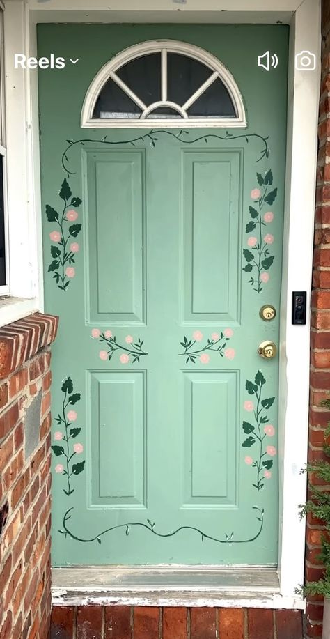 Floral Painted Front Door, Painted Bathroom Door Ideas, Fun Painted Doors, Hand Painted Front Door, Flower Painted Door, Painted Door Bedroom, Front Door Painting Ideas Creative, Door Frame Painting, Colorful Front Door Ideas