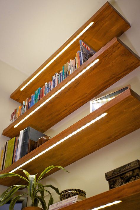 Led shelf lighting Led Shelf Lighting Living Room, Led Wall Shelf, Under Shelf Decor, Bookshelf Led Lighting, Led Bookshelf Lighting, Bar Shelf Lighting, Led Bookshelf, Shelf Led Lighting, Invisible Shelf