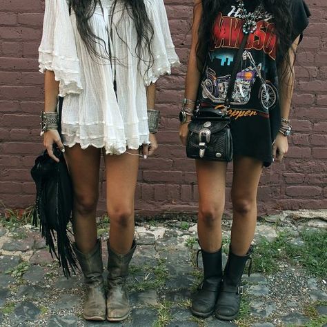 Mode Indie, Mode Hippie, Boho Grunge, Mode Boho, I'm With The Band, Rocker Chic, Grunge Goth, Festival Looks, Grunge Style