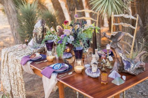 RUSTIC BOHO CRYSTAL WEDDING IDEAS WITH AMETHYST QUARTZ (14) Boho Crystal Wedding, Crystal Wedding Centerpieces, Crystal Party, Crystal Wedding Decorations, Crystal Themed Wedding, Agate Wedding Decor, Crystal Wedding Theme, Crystal Wedding Decor, Crystal Centerpieces Wedding