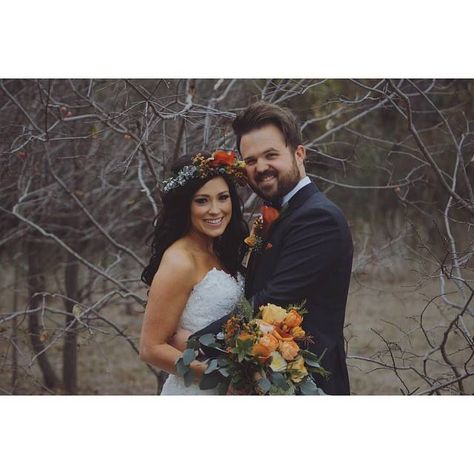 #KariJobeWedding (WHEN DID THIS TAKE PLACE?!) Kari Jobe Wedding, Kari Jobe Style, Cody Carnes, Animal Wedding, Singing Quotes, God Is For Me, Kari Jobe, Quotes Strong, Quotes Music