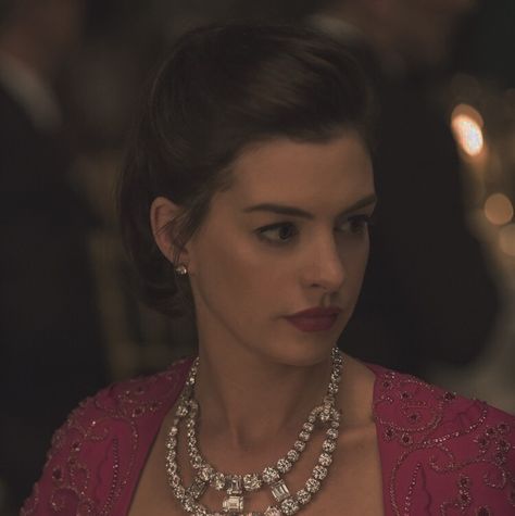 Daphne Kluger, Ann Hathaway, Oceans Eight, Ocean’s Eleven, Diary Movie, Bride Wars, Joe Cole, Danny Ocean, Ella Enchanted