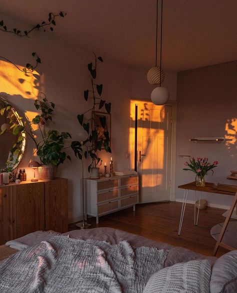 Zimmer Diy, Magical Light, Dream Apartment Decor, Future Apartment Decor, Green Bedroom, Room Deco, We Are Back, Aesthetic Rooms, Apartment Decor Inspiration