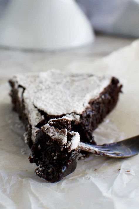 Gooey Chocolate Cake, Swedish Chocolate, Chocolate Ingredients, Chocolate Souffle, Molten Chocolate, Desserts Vegan, Best Chocolate Cake, Swedish Recipes, A Piece Of Cake