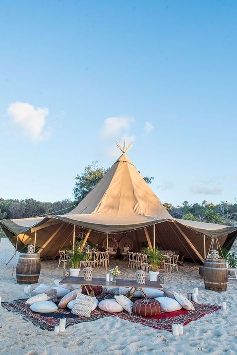 Teepee Outdoor, Boho Tent, Deco Champetre, Safari Tent, Tent Design, Luxury Tents, Tipi Wedding, Bell Tent, Wedding Tent