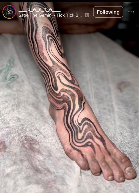 Blackwork Water Tattoo, Abstract Squiggle Tattoo, Hip Tattoo Abstract, Abstract Liquid Tattoo, Wood Tattoo Design, Abstract Arm Sleeve Tattoo, Tattoo Types Of Styles, Topographical Tattoo, Squiggly Tattoo