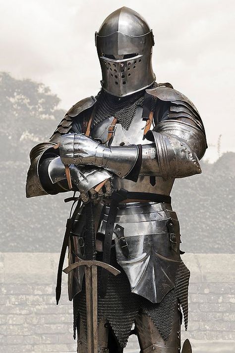 Medieval armor | Clothes | Pinterest                                                                                                                                                                                 More Ancient Armor, Historical Armor, Knight In Shining Armor, 다크 판타지, Knight Armor, Arm Armor, Medieval Armor, Medieval Knight, Fantasy Armor