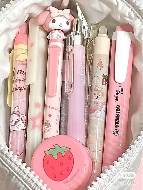 Pink Academia, Pretty School Supplies, Stationery Obsession, Cute Stationary School Supplies, School Bag Essentials, Cute School Stationary, Study Stationery, Stationary School, Cute Stationary