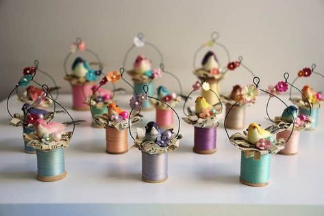 This Week's Vintage Finds #23 • Adirondack Girl @ Heart Spool Ideas, Wooden Spool Crafts, Spools Of Thread, Easter Tree Ornaments, Spool Crafts, Wooden Spools, Easter Tree, Thread Spools, Spring Crafts