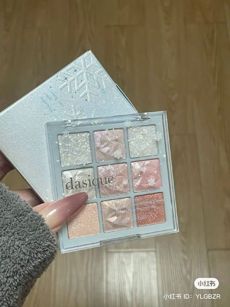 🪷 save & follow! Korean Eye Shadow Palettes, Winter Makeup Palette, Glitter Palette, Ball Makeup, Angel Makeup, White Eyeshadow, Makeup Bag Essentials, Snow Ball, Makeup List