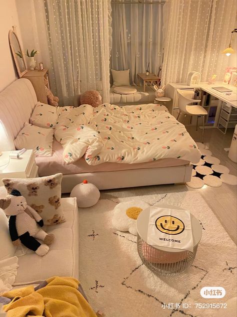 Newjeans Cute, Korean Bedroom Ideas, Cozy Kawaii, Small Room Makeover, Kpop Room, Room Redesign, Cozy Room Decor, Minimalist Room, Dream Room Inspiration