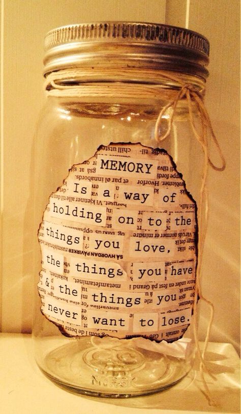 fill a memory jar starting January 1st, open it December 31st and read all the memories from that year 365 Jar, Memory Jars, Memory Jar, Jar Gifts, Mason Jar Crafts, Memorial Service, Jar Crafts, Diy Birthday Gifts, Memory Box