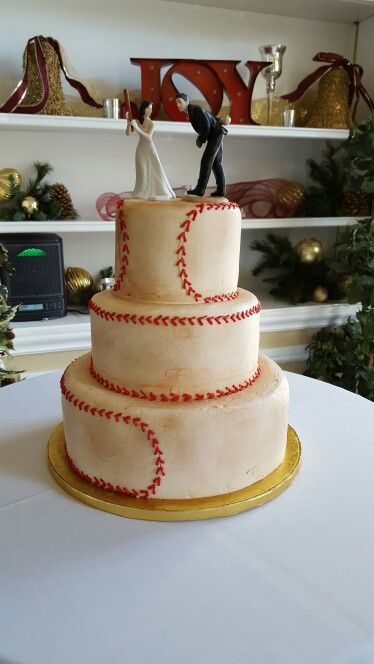 Baseball wedding Baseball Grooms Cake, Baseball Wedding Cakes, Baseball Themed Wedding, Baseball Cake, Baseball Wedding, Gateaux Cake, Sweet 16 Parties, Grooms Cake, Wedding Cake Topper