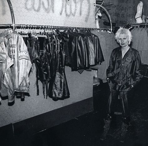 Vivienne Westwood seditionaries Vivienne Westwood Punk, Punk Store, Punks 70s, Fashion History Timeline, Punk Subculture, Blitz Kids, 70s Punk, Punk Glam, Punk Looks