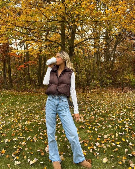 All Posts • Instagram Puffer Vest Outfit Winter, Starbucks Christmas Drinks, Puffy Jacket Outfit, Puffy Vest Outfit, Vest Outfits Aesthetic, Aesthetic Fall Outfit, Cropped Puffer Vest, Puffer Vest Outfit, Autumn School Outfit