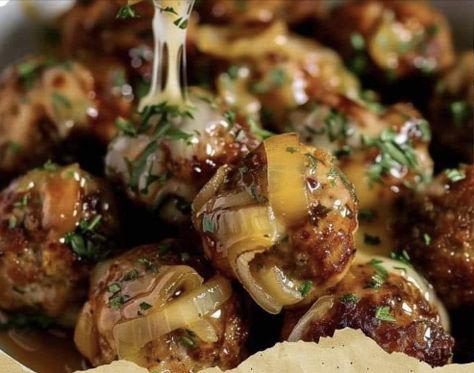 French Onion Meatballs Recipe, French Onion Meatballs, Onion Meatballs, Savory Meatballs, French Onion Chicken, Crock Pot Meatballs, Slow Cooker Meatballs, Meatballs Easy, Meatball Ingredients