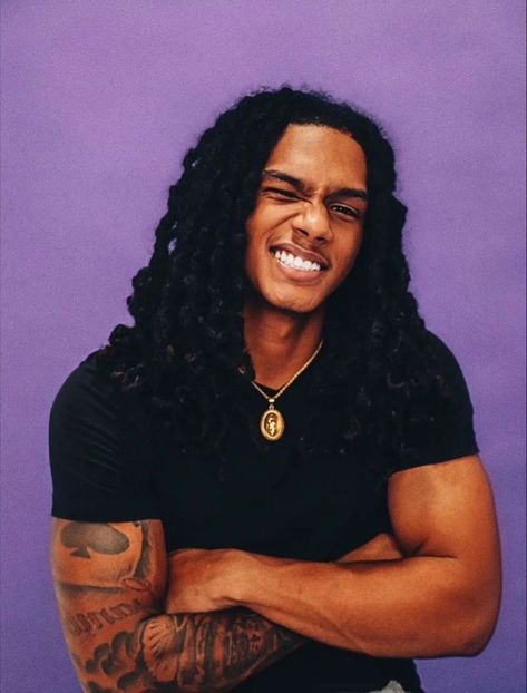 Black Men With Dreads, Black Men Dreads, Fine Black Guy, Poc Men, Attractive Black Men, Dreadlock Hairstyles For Men, Dark Skin Men, Black Men Hairstyles, Cute Black Guys