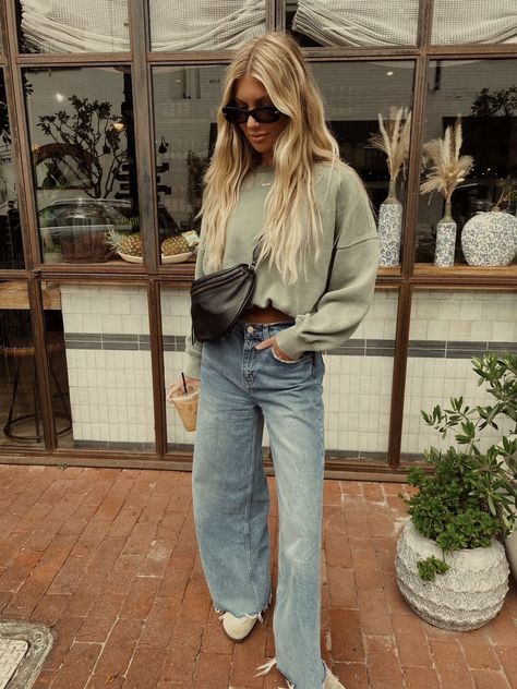 Kit Gauze Button Down Shirt curated on LTK Outfits With Wide Leg Jeans, Gold Street Style, The Salty Blonde, Slouch Jeans, Wide Leg Jeans Outfit, Salty Blonde, Jeans Outfit Fall, Nashville Outfits, Winter Attire