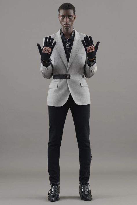 Off-White Resort 2021 Menswear Collection - Vogue Double Breasted Overcoat, Dress Suits For Men, Designer Suits For Men, Fashion Boy, Men Suit, Jive, Formal Suits, Black Business, Men Clothes