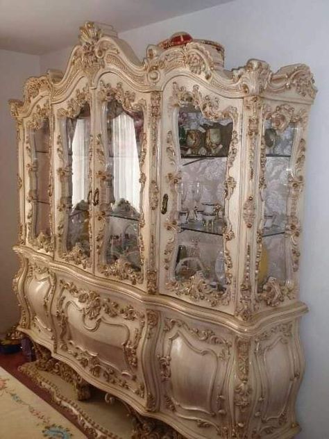 Victorian Furniture Decor, Royal Furniture, Smart Tiles, Cute Furniture, Dream Furniture, Antique Collectors, Victorian Furniture, Victorian Decor, Beautiful Furniture