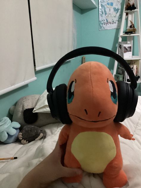 #headphones #pokemon #charmander #merryxmas Plushie Icon, Pokémon Icons, Pokemon Icon, Pokémon Team, Pokemon Plushies, Pokemon Snorlax, Pokemon Charmander, Profile Images, Pokemon Funny