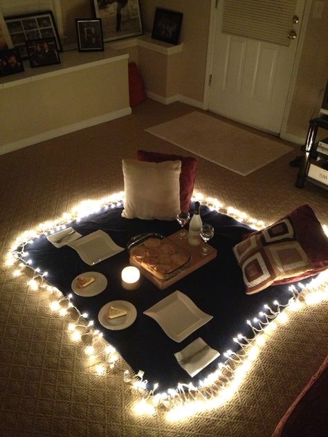 Indoor picnic for JB Jin Smile, Couple Smile, Ideas Aniversario, Dream Couple, Smile Drawing, Indoor Picnic, Dream Dates, Romantic Date Night Ideas, At Home Date