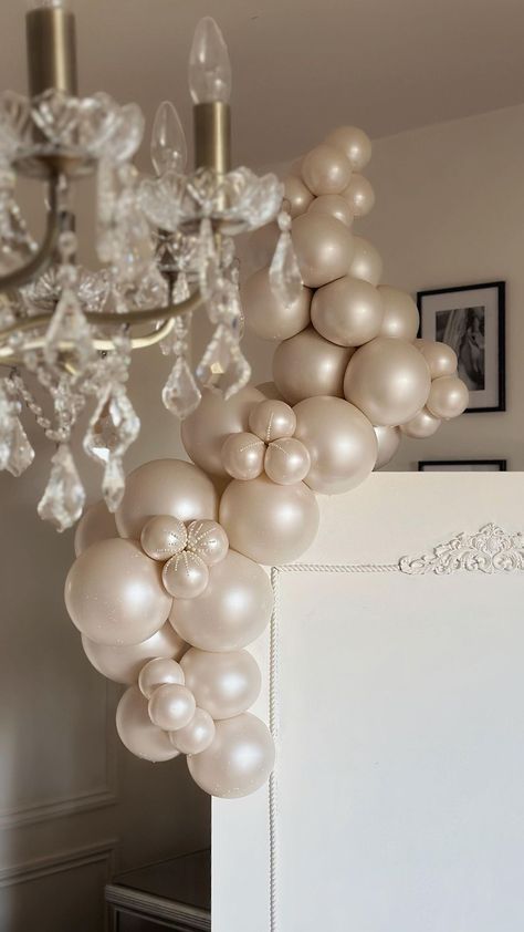 The use of florals within our balloon garlands has always been an important part of demonstrating our own personal style & bringing our… | Instagram Pearl Balloon Garland, Metallic Balloon Garland, White Party Balloons, Floral Balloon Garland, Nye 2025, Pearl Bridal Shower, Pearl House, Balloon Walls, Pearl Balloons