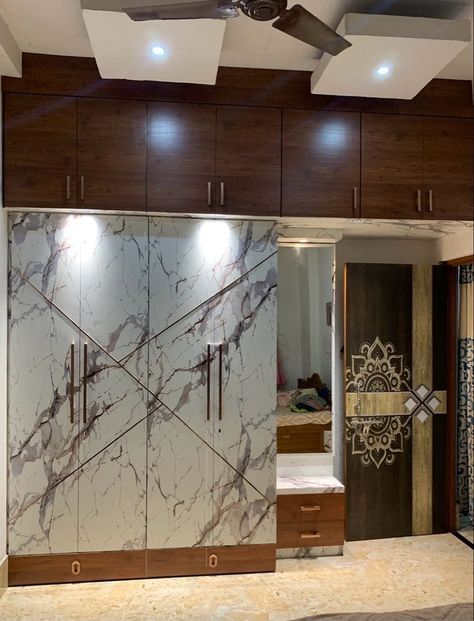 Kabat Furniture Design New, Room Farnichar Design Bedroom, Cupboard Laminates, Fanichar Design, Cobord Design Bedroom, Woodrow Design, Cupboard Laminate Design, Kabat Furniture Design, Latest Cupboard Designs For Bedroom