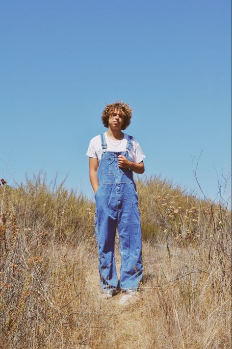 Men In Overalls Fashion, Guys In Overalls, Men’s Overalls, Men’s Overalls Outfit, Mens Overalls Outfits, Overalls Outfit Men, Cottage Core Aesthetic Outfit, Overalls Aesthetic, Overalls Outfit Summer