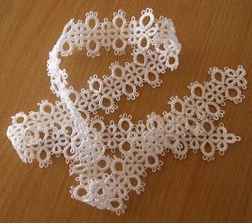 The Renulek doily is so large that I didn't expect to work on it continuously. Here's the first diversion. My daughter asked me to tat som... Choker Patterns, Knitting Business, Tatting Bracelet, Tatting Necklace, Needle Tatting Patterns, Shuttle Tatting Patterns, Tatting Jewelry, Needle Tatting, Tatting Lace