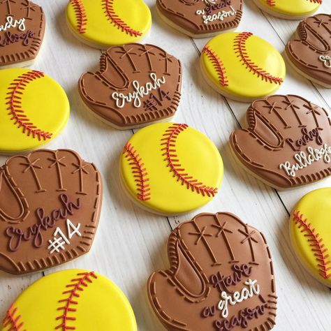 End Of Year Softball Party, Softball Macarons, Softball Sheet Cake, Softball Birthday Cookies, Softball Graduation Party Ideas, Softball Cake Ideas, Softball Cookies Decorated, Softball Desserts, Softball Sugar Cookies