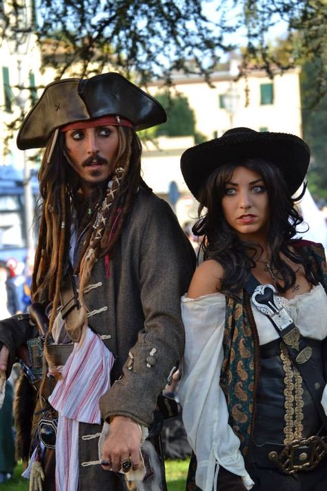 Jack Sparrow and Angelica Teach by AriTeach on DeviantArt Jack Sparrow And Angelica, Tia Dalma, Jack Sparrow Cosplay, Aerial Costume, Wolf Costume, Centre Commercial, Captain Jack Sparrow, Disney Cosplay, Captain Jack