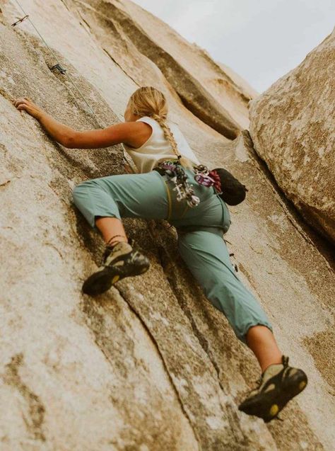 Rock Climbing Workout Beginner, Rock Climbing Quotes, Rock Climbing Aesthetic, Climbing Tattoo, Rock Climbing Photography, Rock Climbing Pants, Rock Climbing Women, Rock Climbing Outfit, Rock Climbing Workout