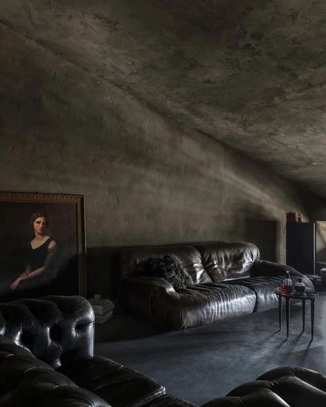 Brutalism Interior, Brutalist Interior, Interior Design Per La Casa, Dark Interiors, Apartment Decor Inspiration, Dream House Interior, Studio Photo, Apartment Inspiration, Brutalism